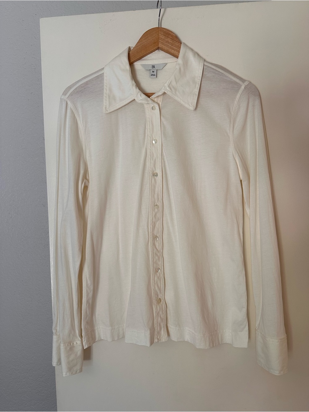 Banana Republic Cream Button-Up Collared Long Sleeve Top